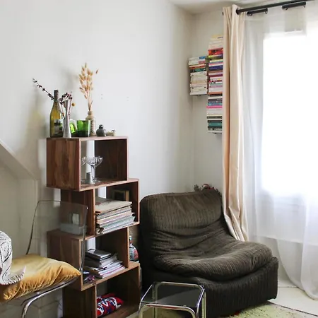 Charming Cocoon Of Love In The 11th In Apartment Paris