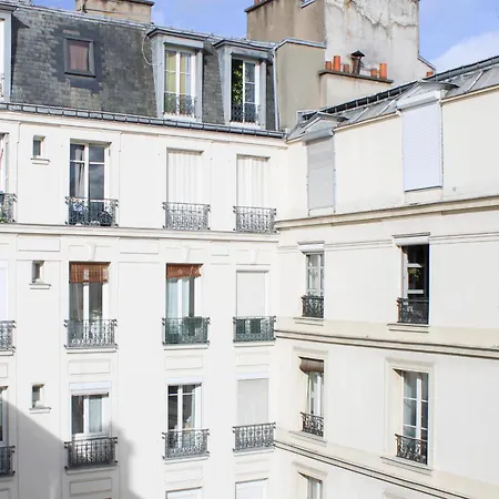 Charming Cocoon Of Love In The 11th In Apartment